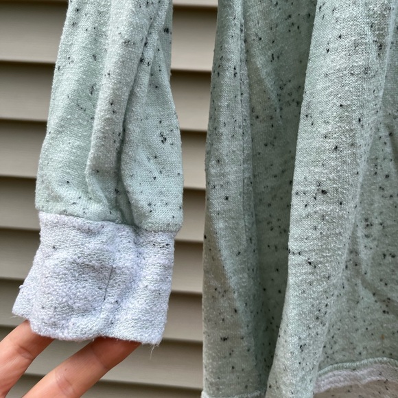 OH BABY MOTHERHOOD Speckled mint colored woman’s thin pullover with hood - Picture 4 of 7